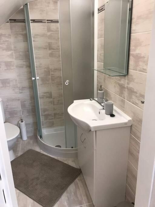 Apartment Diana Hostka  エクステリア 写真